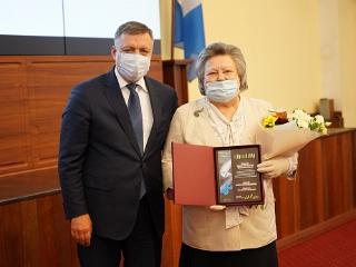 Игорь Кобзев наградил работников учреждений культуры Иркутской области