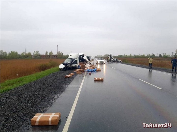 В Красноярском крае в утреннем ДТП погибли пять человек