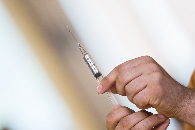282,2 тысячи жителей Иркутской области привились первым компонентом вакцины от COVID-19