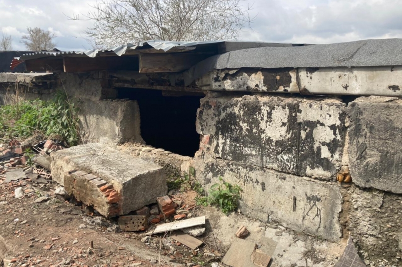 21-летний житель Иркутска выломал стену в гараже и украл оборудование для майнинга