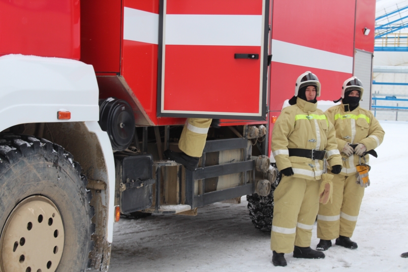 Пожарные локализовали возгорание на базе отдыха "Ангарская Волна" в Листвянке