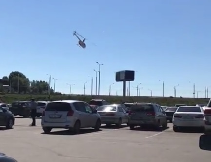 Жители Иркутска прилетели за покупками в ТРЦ &quot;Комсомолл&quot; на вертолете