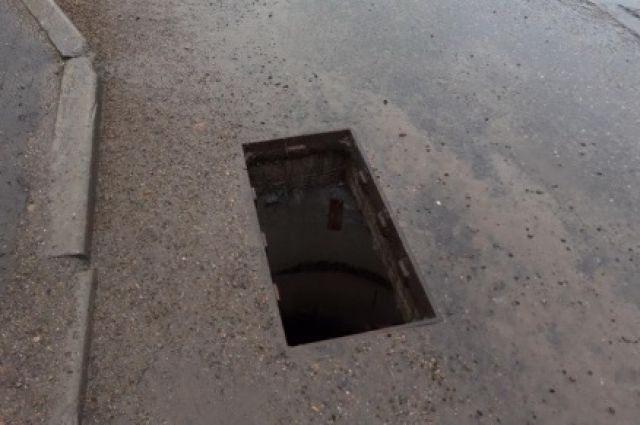 В Иркутске воры украли 147 решеток ливнёвой канализации