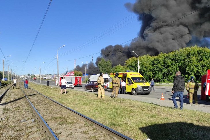 35 человек пострадали при пожаре на АЗС в Новосибирске