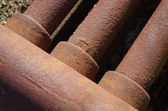 Неизвестные украли часть труб водоотведения в поселке Селиваниха