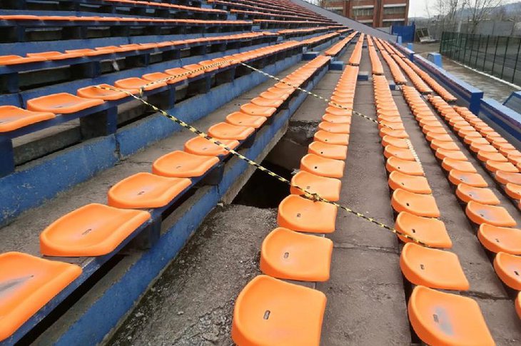 Прокуратура: предварительной причиной обрушения трибуны стадиона «Металлург» в Братске стал износ
