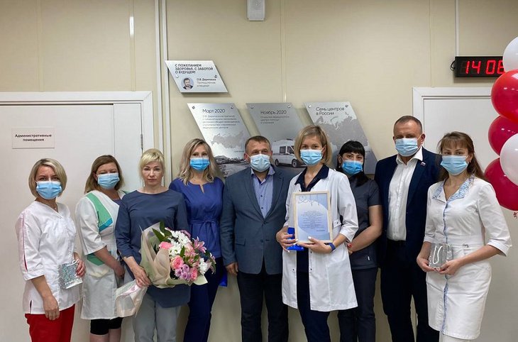 Основатель компании РУСАЛ Олег Дерипаска поздравил шелеховских врачей с Днем медика