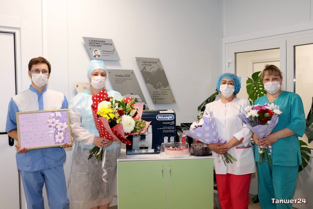 Олег Дерипаска поздравил сотрудников «Медицинского центра помощи и спасения» с Днем медика