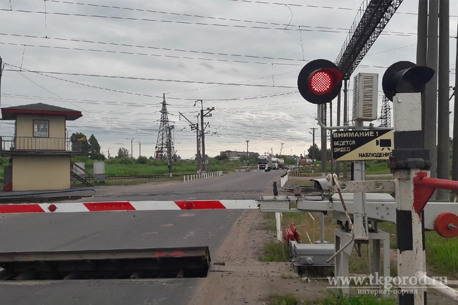 Дорожники предупреждают о возможных пробках на железнодорожном переезде в посёлке Шерагул из-за ремонта
