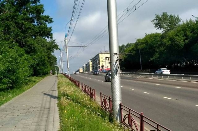 Неизвестные украли 14 цветочных вазонов с улицы Байкальская в Иркутске