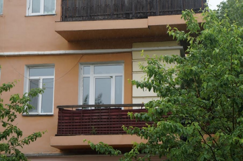 Следственный комитет возбудил уголовное дело по факту падения ребенка с балкона в Братске