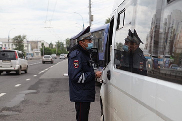 В Иркутске во время рейда в общественном транспорте выявили 20 нарушителей масочного режима