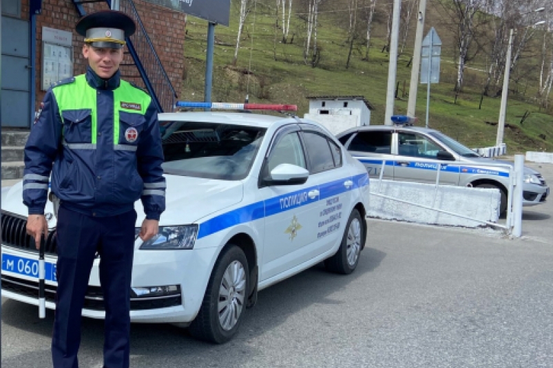 Полицейские из Иркутской области помогли семье из Улан-Удэ добраться до дома