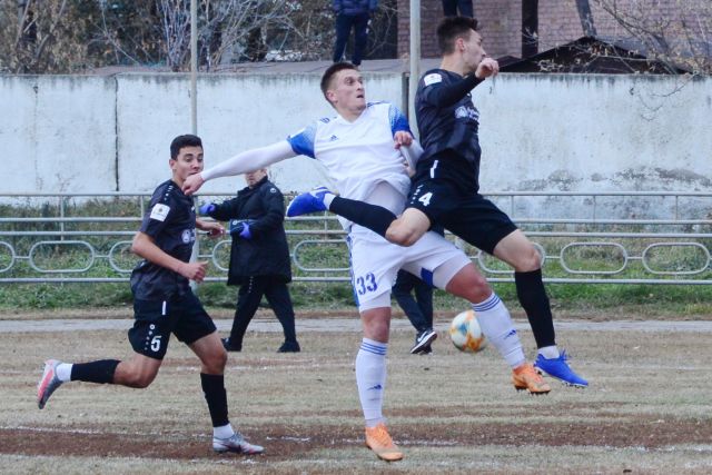 Два футболиста из Иркутска подписали контракты с ФК «Сахалин»