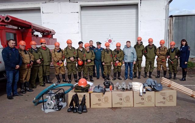 Новые меры поддержки добровольных пожарных ввели в Иркутской области