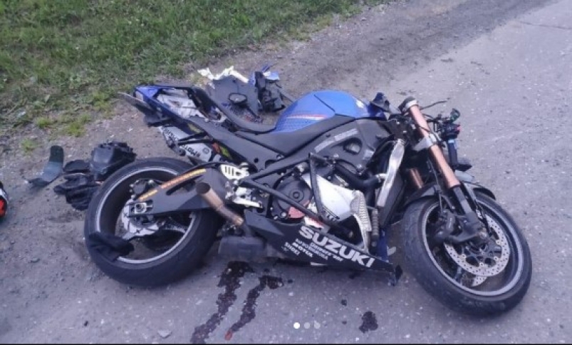 Мотоциклист попал в больницу после столкновения с Isuzu Gemini в Слюдянке в Приангарье