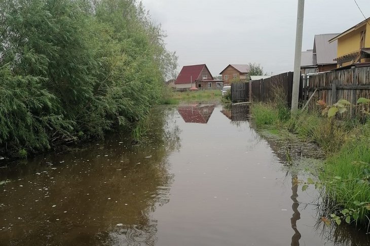 В селе Баклаши Шелеховского района ввели режим ЧС из-за подтопления жилых домов грунтовыми водами