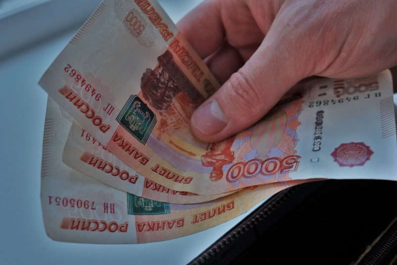 Работодатели в Приангарье задолжали своим работникам 8,4 млн рублей по зарплате на 1 июля