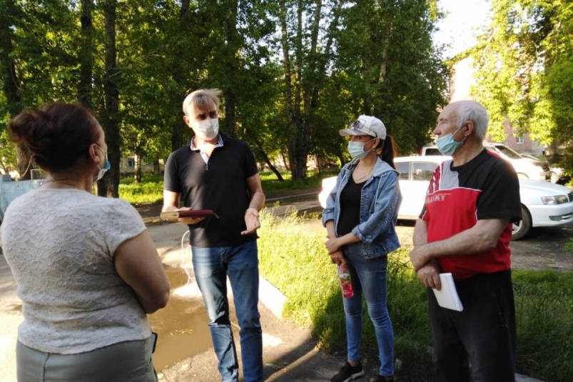 Депутаты из Ангарска проводят отчетные встречи с жителями