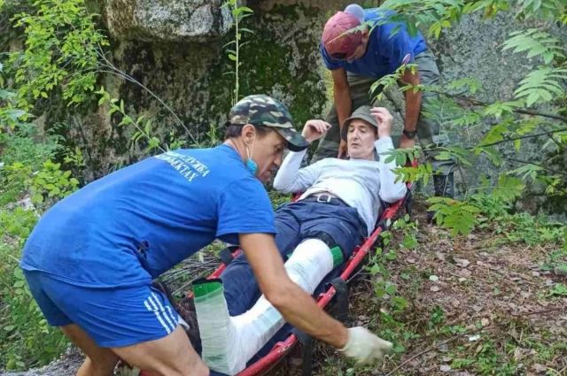 Турист сломал ногу на скальнике в Шелеховском районе