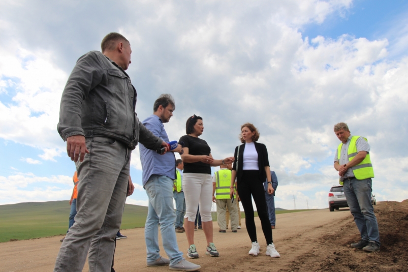 Общественники и эксперты обсудили плюсы и минусы строительства дороги на Ольхоне