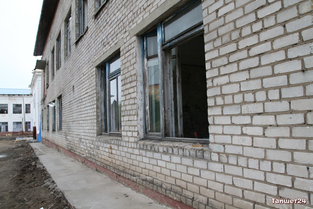 На 3,5 миллиона рублей закупят мебель для отремонтированной школы №14 в Тайшете