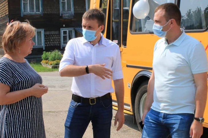 Усть-Илимский техникум лесопромышленных технологий и сферы услуг получил новый автобус