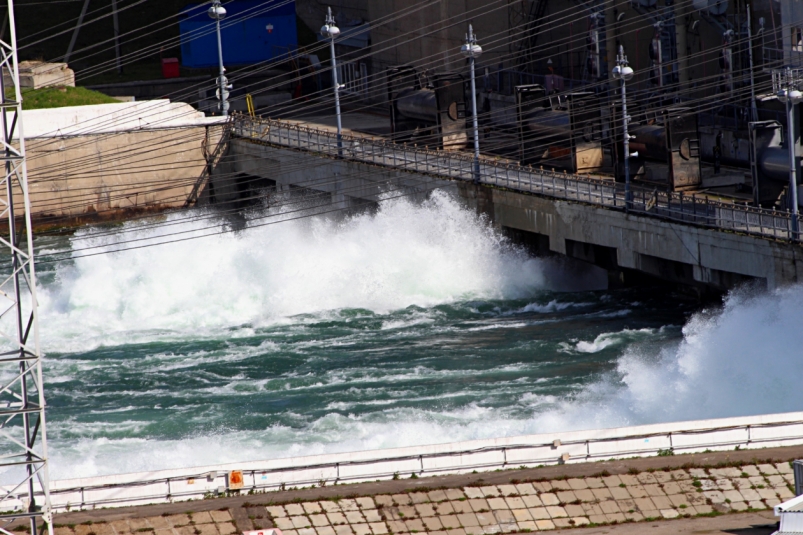 Увеличение сбросов воды до 3,4 тысячи кубометров/секунду отменили на Иркутской ГЭС