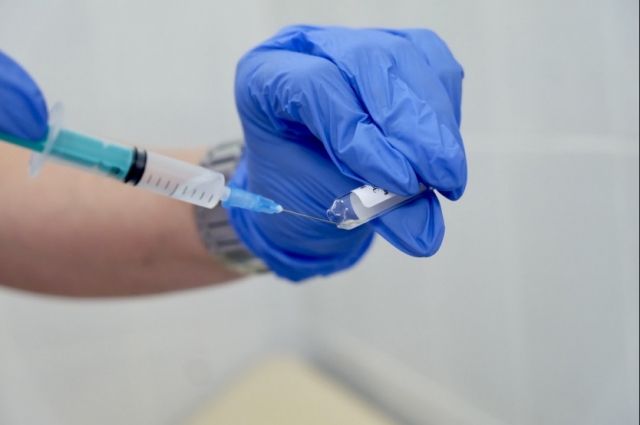 Более 13 тысяч доз вакцины от коронавируса доставили в Иркутскую область