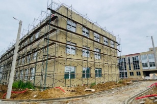 Строительство новой школы в деревне Грановщина завершится в октябре