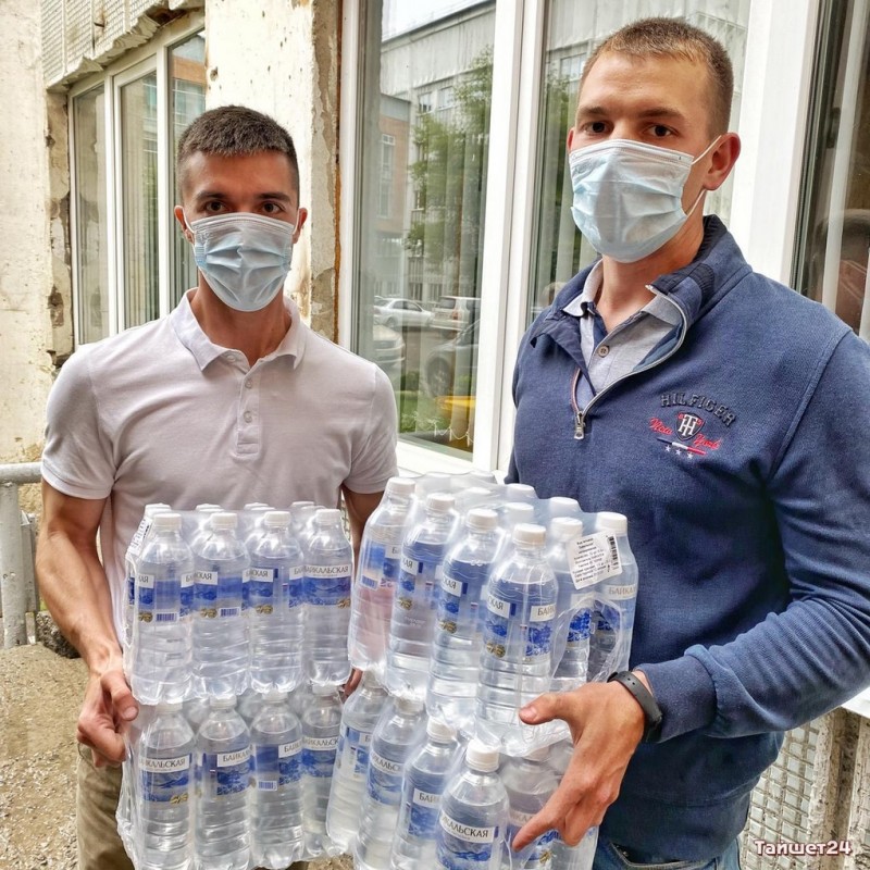 Полторы тонны воды купили депутаты ЗС пациентам с коронавирусной инфекцией