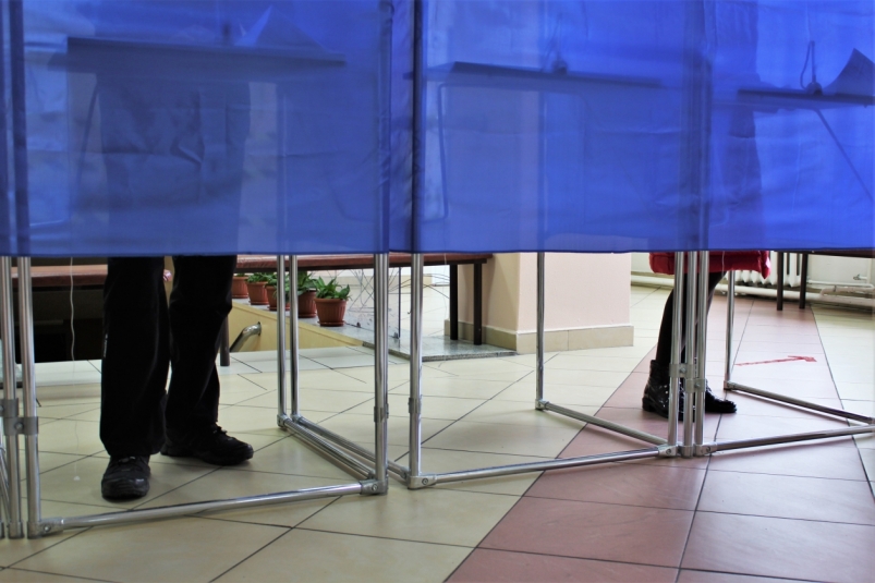 Кондрашова и Тена зарегистрировали кандидатами на выборах в Госдуму РФ от Приангарья