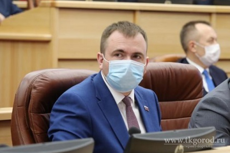 Депутат Заксобрания Приангарья Виталий Перетолчин отчитался перед избирателями о работе за истекший парламентский сезон