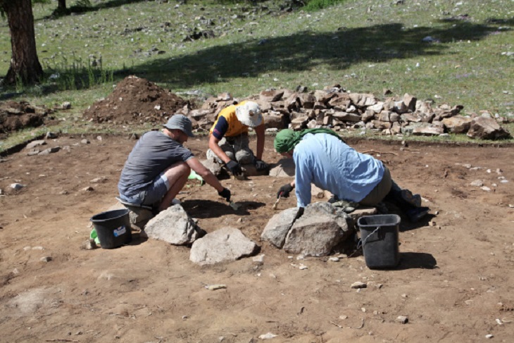 Археологи ИРНИТУ обнаружили в Бурятии 30 ритуальных сооружений и захоронение бронзового века