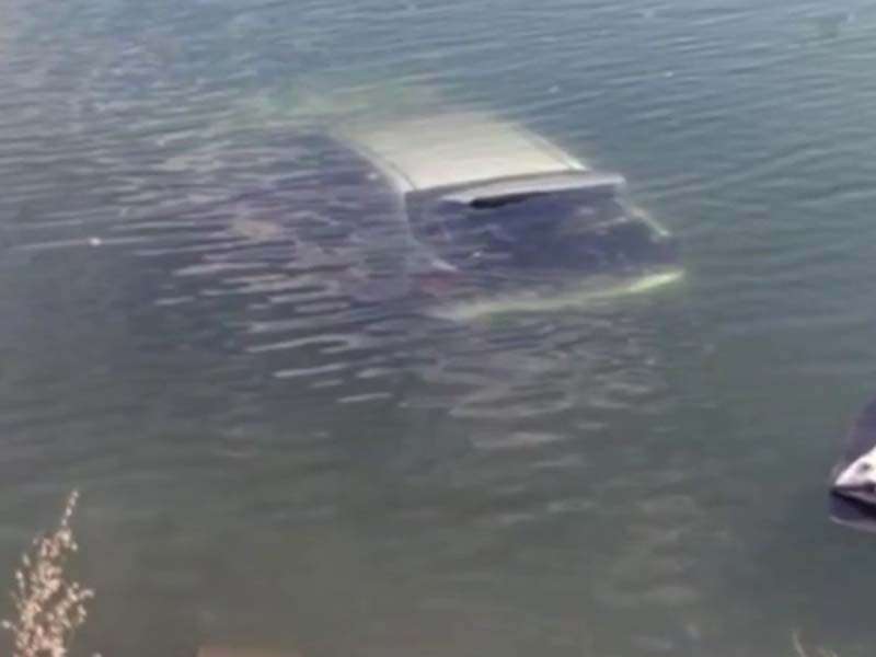 Пьяный иркутянин утопил машину в реке
