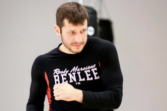 Иркутский боксёр Игорь Михалкин проиграл Бодерлику в бою за титул чемпиона Европы