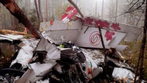 СК РФ назвал две возможные причины падения самолета в Иркутской области