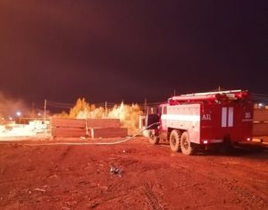 Штабель лесоматериалов сгорел в поселке Магистральном Иркутской области