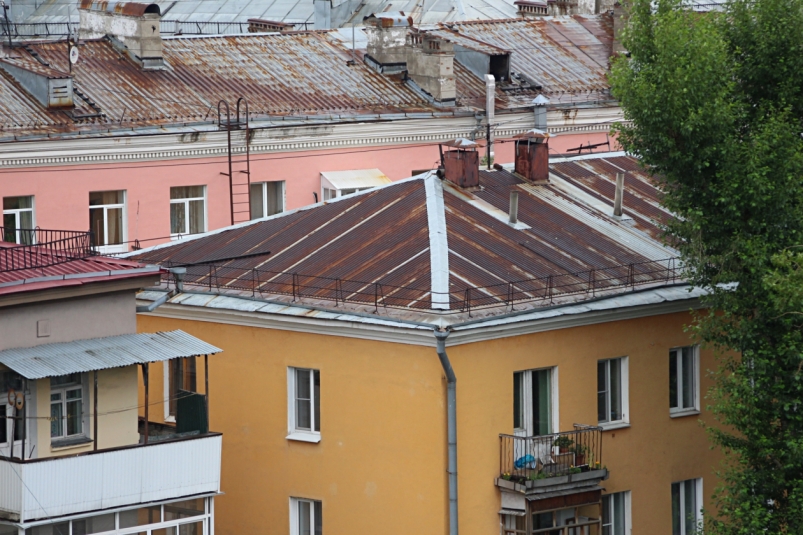 Домушник-альпинист спускался с крыш на балконы и грабил квартиры в Ангарске