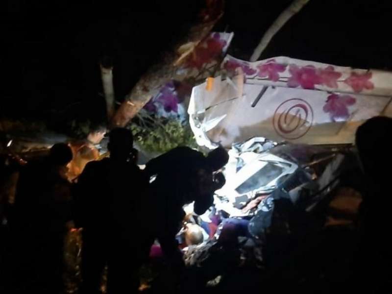 Авиакомпания оплатит похороны погибших при жесткой посадке самолета L-410 на севере Приангарья