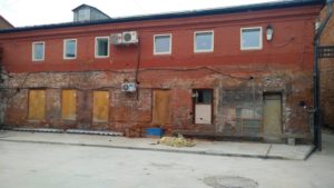 Пристрой к объекту культурного наследия снесли на улице Урицкого в Иркутске по решению суда
