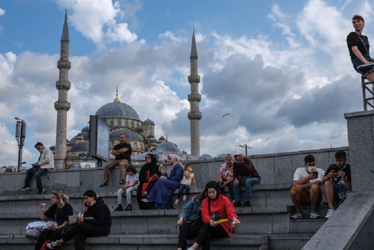 Турция установила ограничения для привитых «Спутником Лайт» туристов