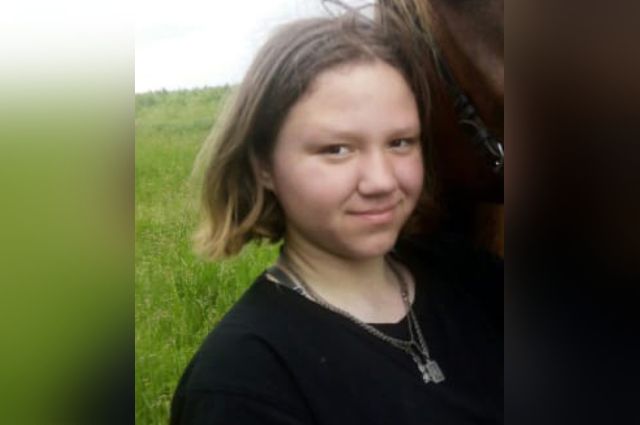 13-летняя школьница ушла на прогулку и пропала без вести в Иркутске