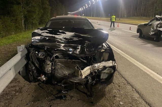 Водитель погиб в столкновении с машиной на обочине трассы под Ангарском