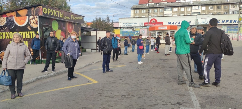 Жители Ново-Ленино не могли уехать в центр Иркутска из-за невыхода автобусов на линию