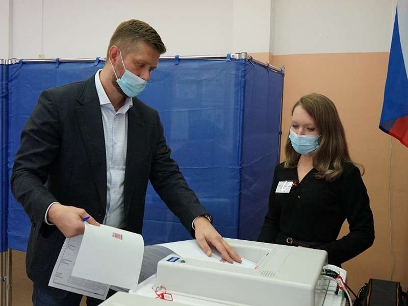 Евгений Стекачев проголосовал на выборах в Госдуму РФ 