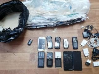Попытку передачи сотовых телефонов пресекли сотрудники ИК-2 в Ангарске