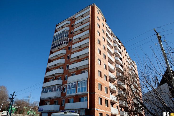 В Иркутске осудят бывшего судебного пристава за помощь в нелегальном возведении дома на Пискунова