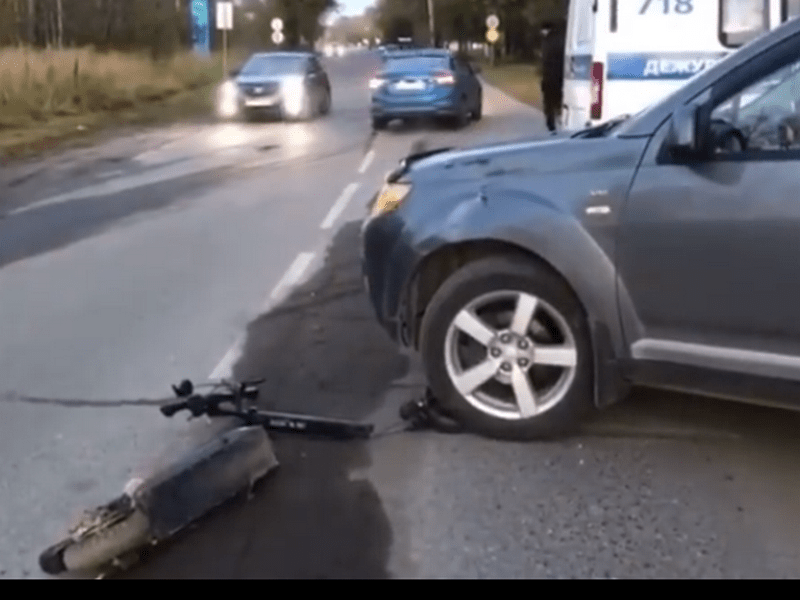 Подросток на электросамокате попал под колеса автомобиля на проезжей части в Байкальске