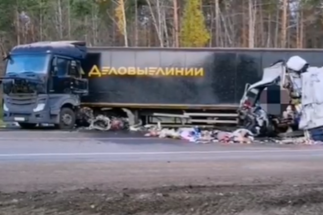 Водитель грузовика погиб в ДТП с фурой на трассе в Заларинском районе